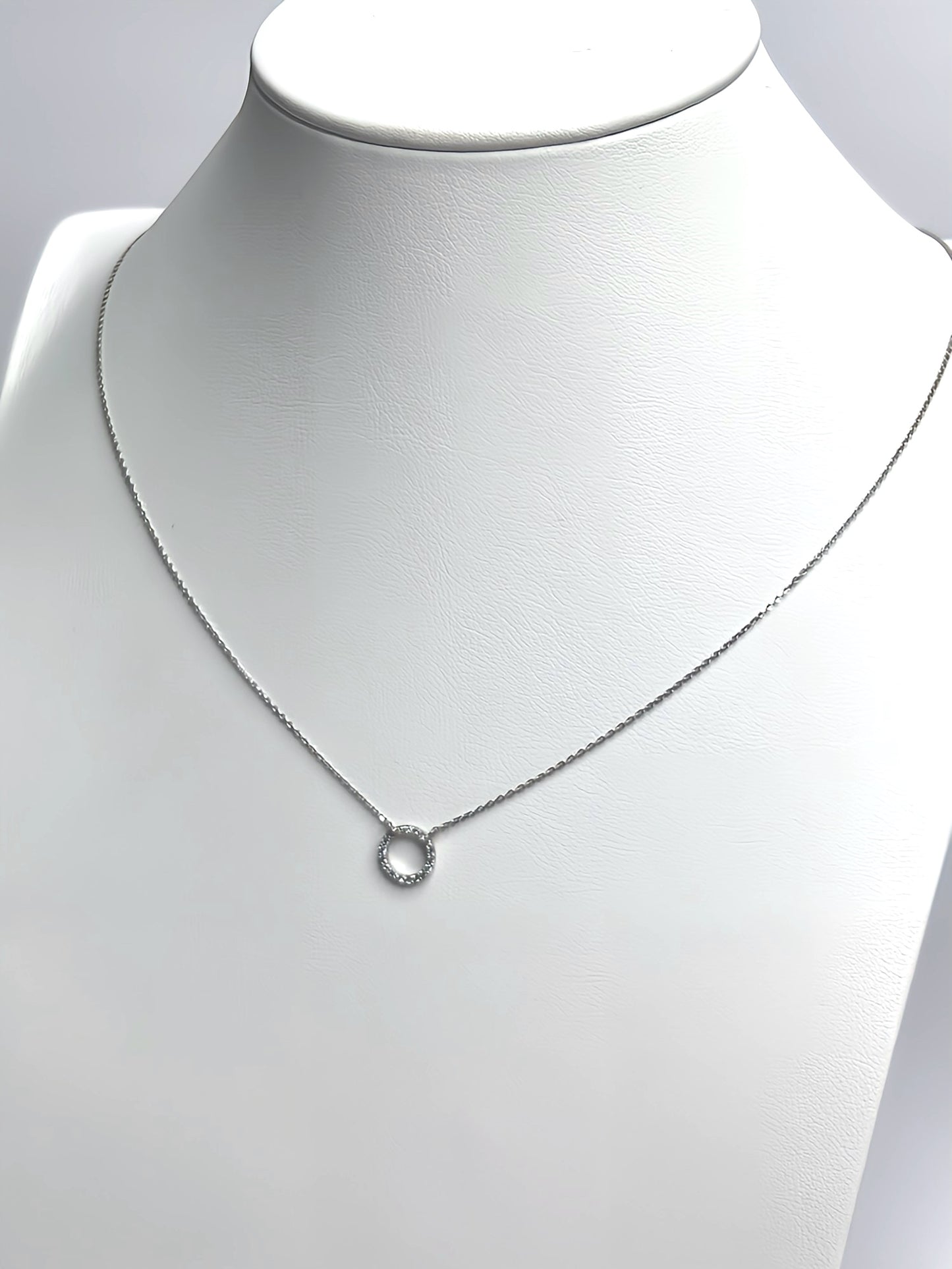 Zirconia Circle necklace