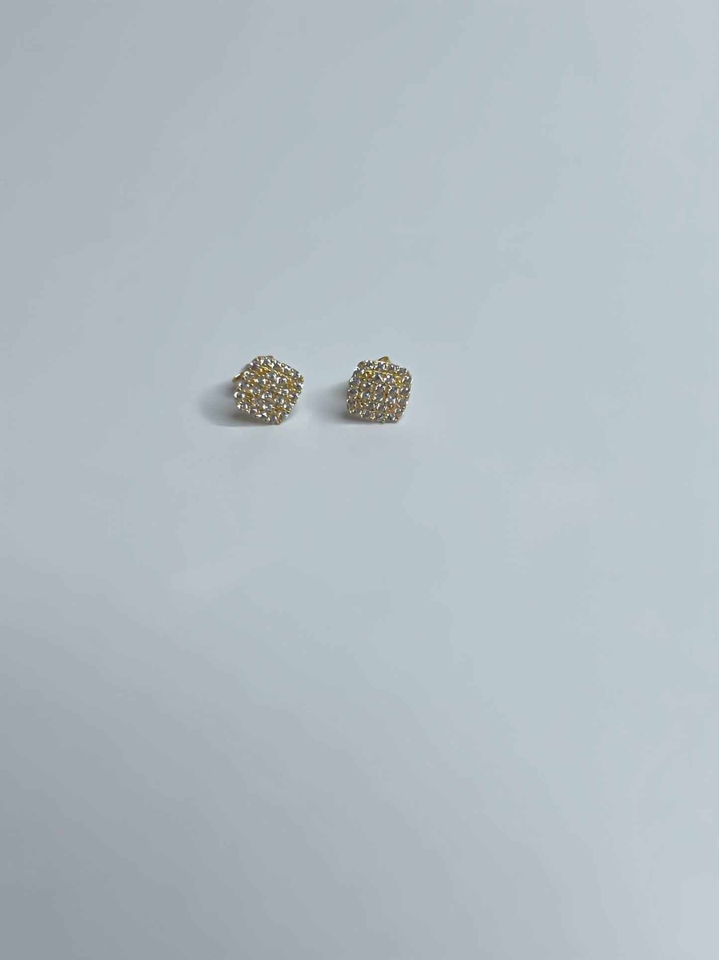 Square zirconia stud earrings