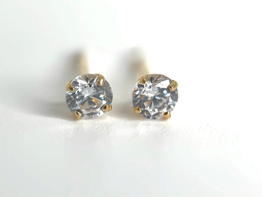 Cubic zirconia stud earrings