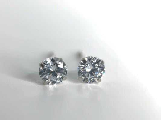 Cubic zirconia stud earrings